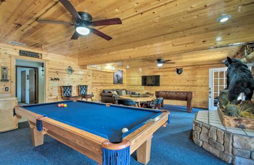 Ruidoso Casa | Cozy Ruidoso Cabin with Hot Tub and Game Room!