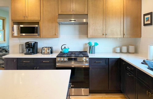 Leland Casa | Cozy rural retreat in fully updated, small-town farmhouse