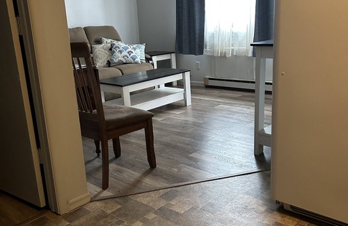 Byesville Apartamento | Cozy rustic 1 bedroom apartment perfect for pets with big grassy side yard!