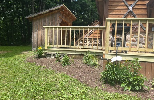 Great Valley Chalet De Esquí | Cozy & Rustic 3 bdr chalet w/ plenty of privacy!
