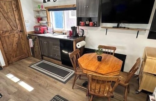 St. Stephen Apartamento | Cozy Rustic Cabin w/Hot Tub