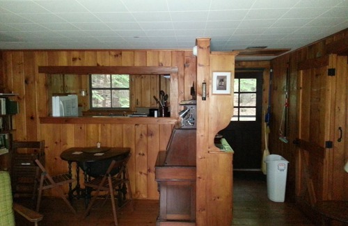 Tuftonboro Cabaña | Acogedora y rústica cabaña en el lago Winnipesaukee