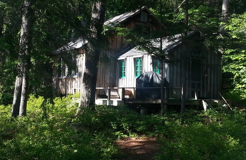 Tuftonboro Cabaña | Acogedora y rústica cabaña en el lago Winnipesaukee