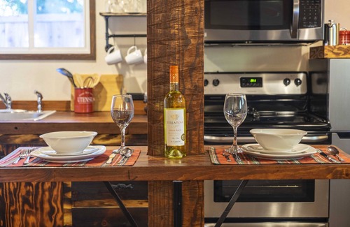 Ariel Casa | Cozy Rustic Getaway with Year-Round Recreation