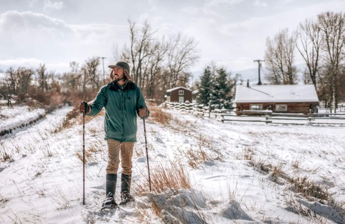 Bozeman Cabina | Cozy Rustic Montana Cabin in Gallatin Gateway