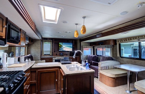 Liberty City Casa | Cozy RV Camper 15 minute short drive to the beautiful Miami Beach and downtown
