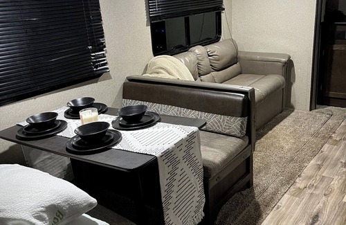 Hanford Casa | Cozy RV in Pleasant Hanford with AC, WiFi