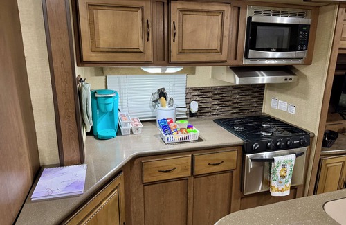 Nicholson Casa | Cozy RV in quaint Nicholson. Close to UGA.