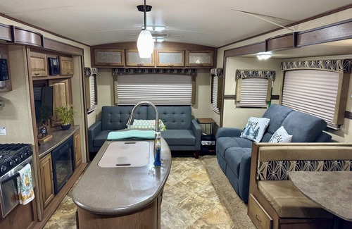 Nicholson Casa | Cozy RV in quaint Nicholson. Close to UGA.