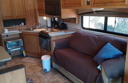 Ramblewoods Casa | Cozy RV with EcoSpa in charming Tijeras