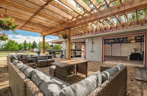 Stettler Otro | Cozy Safari Tent at Prairie Junction