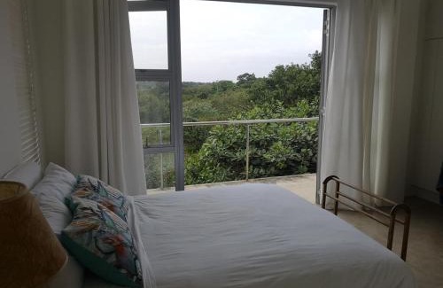 Umhlali Villa | Cozy Salt Rock Home in Eco Estate
