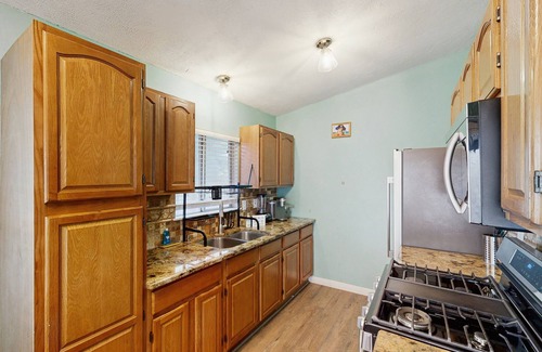 New Territories Casa | Cozy San Antonio home with washer/dryer and enclosed backyard
