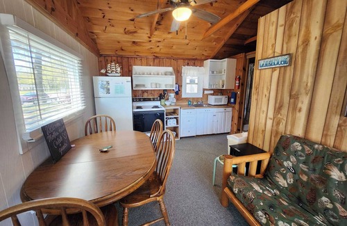 Oscoda Cabaña | Cozy Sandpiper Cottage on Great Lake Huron