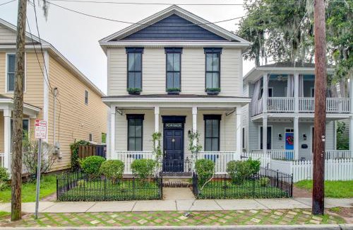 Thomas Square Apartamento | Cozy Savannah Vacation Rental with Fenced Courtyard!