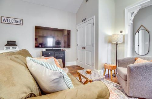 Thomas Square Apartamento | Cozy Savannah Vacation Rental with Fenced Courtyard!