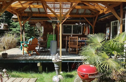 Savary Island Cabina | Cozy Savary Island Cabin (whole cabin)