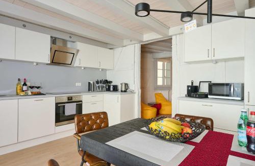 Schwabach Apartamento | COZY SCHWABACH # frisch renoviertes Fachwerk # 100qm # Modern # Balkon # Netflix