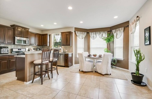 Austin Casa | Cozy SE Austin gem — near downtown, perfect for work, business, or family fun!