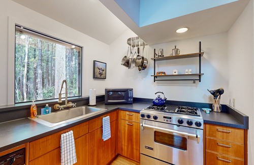 Sea Ranch Casa | Cozy Sea Ranch hideaway, dog friendly near hiking trails, shared amenities