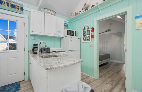 Yarmouth Cabaña | Cozy SeaGills Nest Cottage Steps from Nantucket Sound