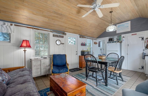 Yarmouth Cabaña | Cozy Seaside Cottage with Private Beach & Cape Cod Charm!