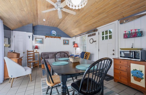 Yarmouth Cabaña | Cozy Seaside Cottage with Private Beach & Cape Cod Charm!