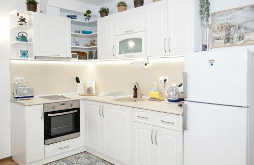 Balchik Apartamento | Cozy Seaside Escape - Stylish 1-Bedroom Apartment in Central Balchik by Flat Mаnager