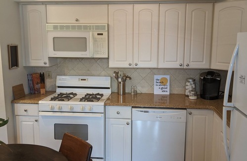 Ortley Beach Condominio | Cozy Seaside Park Condo