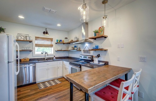 Greenville Cabaña | Cozy, secluded country home on acreage and pond! **Wild Blue Yonder**