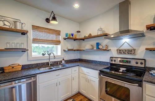 Greenville Cabaña | Cozy, secluded country home on acreage and pond! **Wild Blue Yonder**