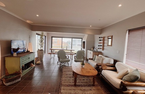 Struisbaai Casa | Cozy Self Catering House in Struisbaai close to the Most Southern Tip of Africa.