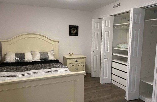 Guildford Apartamento | cozy semi-basement suite, Located in a quite neighbourhood.