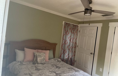Sulphur Springs Casa | Cozy Seminole Height Bungalow