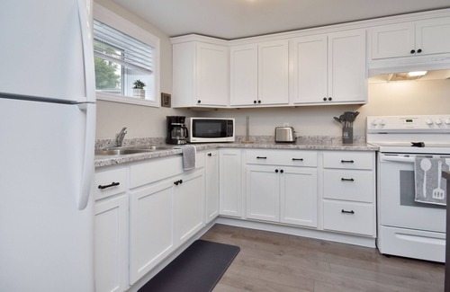 Moncton Apartamento | Cozy separate basement appartment in a safe and quiet neighborhood