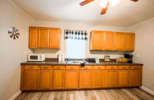 Pevely Casa | Cozy Serene home off 55 Queen Bed Smart TVs Wifi Secluded Nice View With Coffee