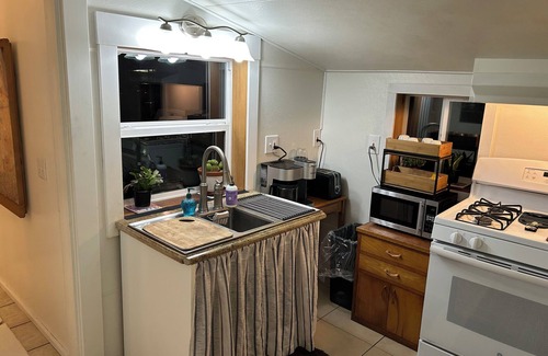 Seward Cabaña | Cozy Seward Cottage: Amazing Location in the middle of town. Pet-Friendly!