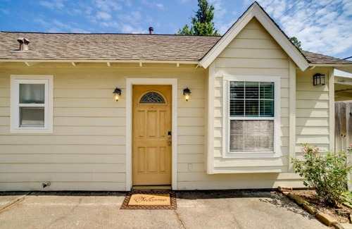 Shenandoah Casa | Cozy Shenandoah Home Less Than 2 Mi to The Woodlands Mall!