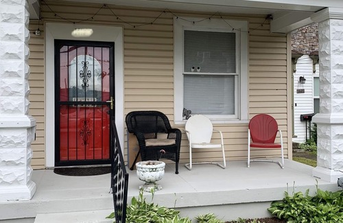 Germantown Casa | Cozy Shotgun house in Schnitzelburg! Close to Downtown hospitals