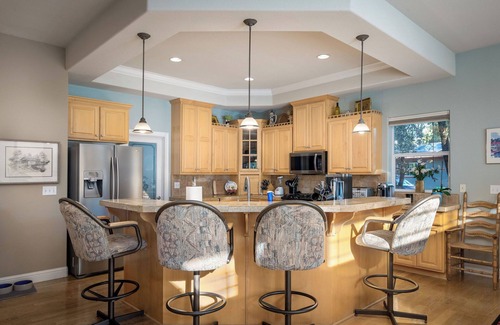 Cedar Ridge Casa | Cozy Sierra foothills home with 3Bedrooms, 2full baths with outdoor deck dinning
