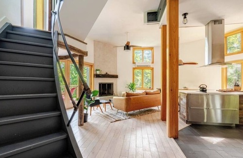 Willow Chalet De Esquí | Cozy Silo with Sunset Mountain Views near Woodstock