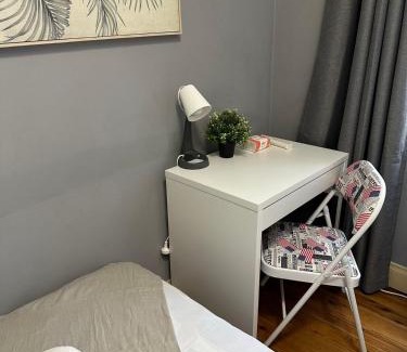 Surry Hills Casa | Cozy Single Room - Seconds to Central Station - Nearby CBD USYD UTS - Shared Bathroom