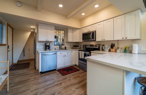 Olympic Valley Cabina | Cozy Ski Cabin in Alpine Meadows