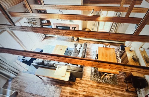 Waitsfield Cabina | Cozy Ski Condo in heart of Mad River Valley, Vermont - One Week ONLY!