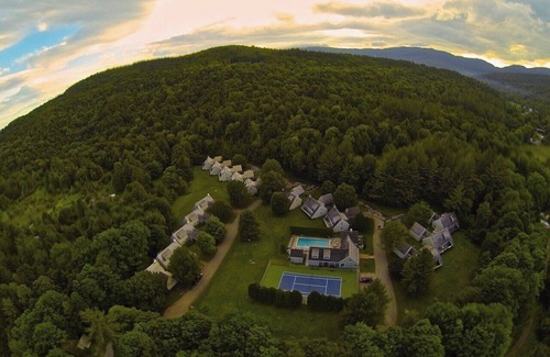 Waitsfield Cabina | Cozy Ski Condo in heart of Mad River Valley, Vermont - One Week ONLY!
