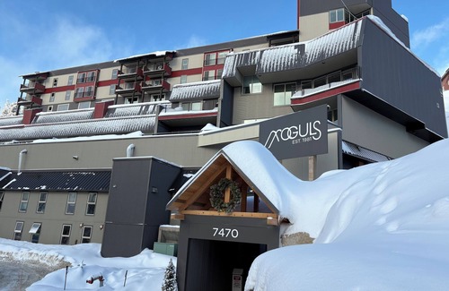 Rutland Condominio | Cozy Ski Condo with loft on Big White Mountain,