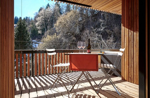 Flims Apartamento | Cozy Ski in/ out hideaway next to the slopes and cablecar