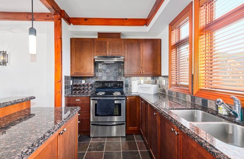 Craigleith Cabaña | ✨Cozy Ski Retreat Cottage at The Base of Blue Mountain✨