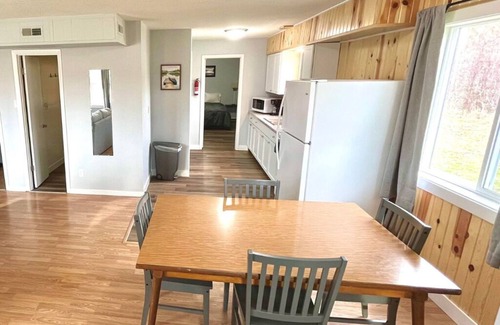 Honor Casa | Cozy Sleeping Bear Dunes Cabin 1