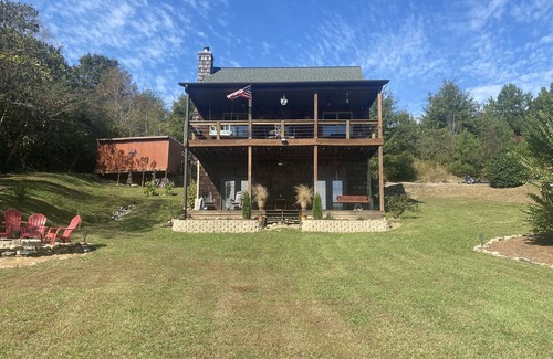 Double Springs Casa | Cozy Smith Lake Cabin with Flat Lot in Double Springs/Bankhead- Pet Friendly